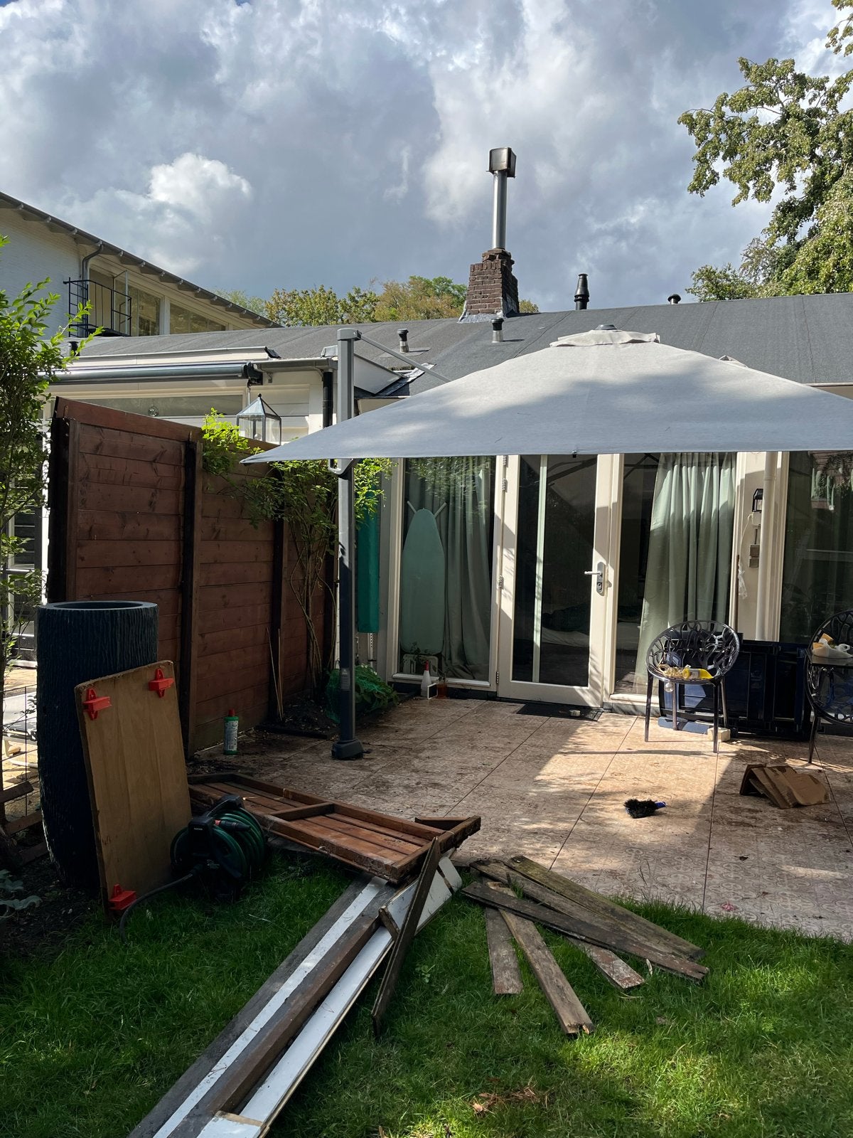 Grote zweefparasol van Platinum, zo goed als nieuw, Ophalen, Kantelbaar, 2 tot 3 meter, Zweefparasol