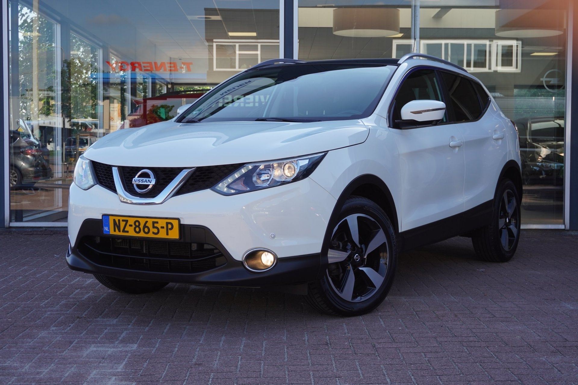 Nissan Qashqai 1.2 N-Connecta 5deurs | Airco | Panodak | Cam, Auto's, Voorwielaandrijving, Stof, Gebruikt, 4 cilinders