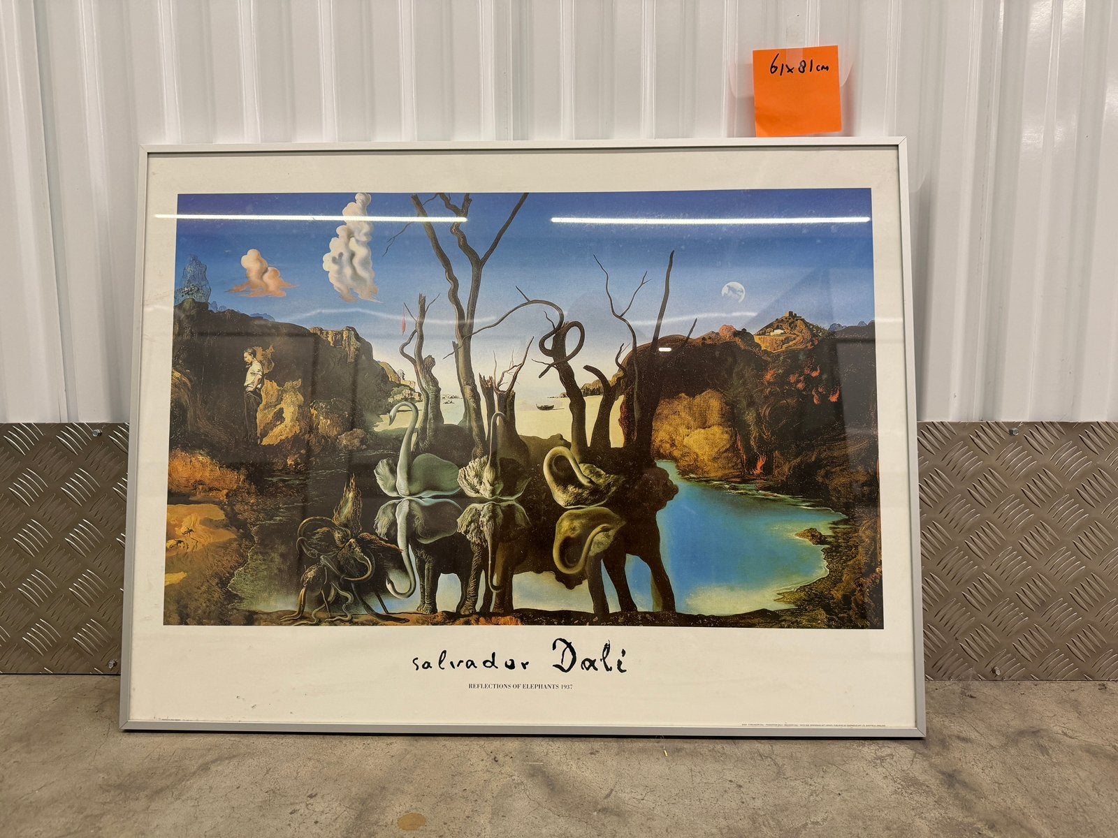 Salvador Dalí Reflection of Elephants poster in lijst., Antiek en Kunst, Kunst | Schilderijen | Modern, Ophalen, Abstract, Papier/karton
