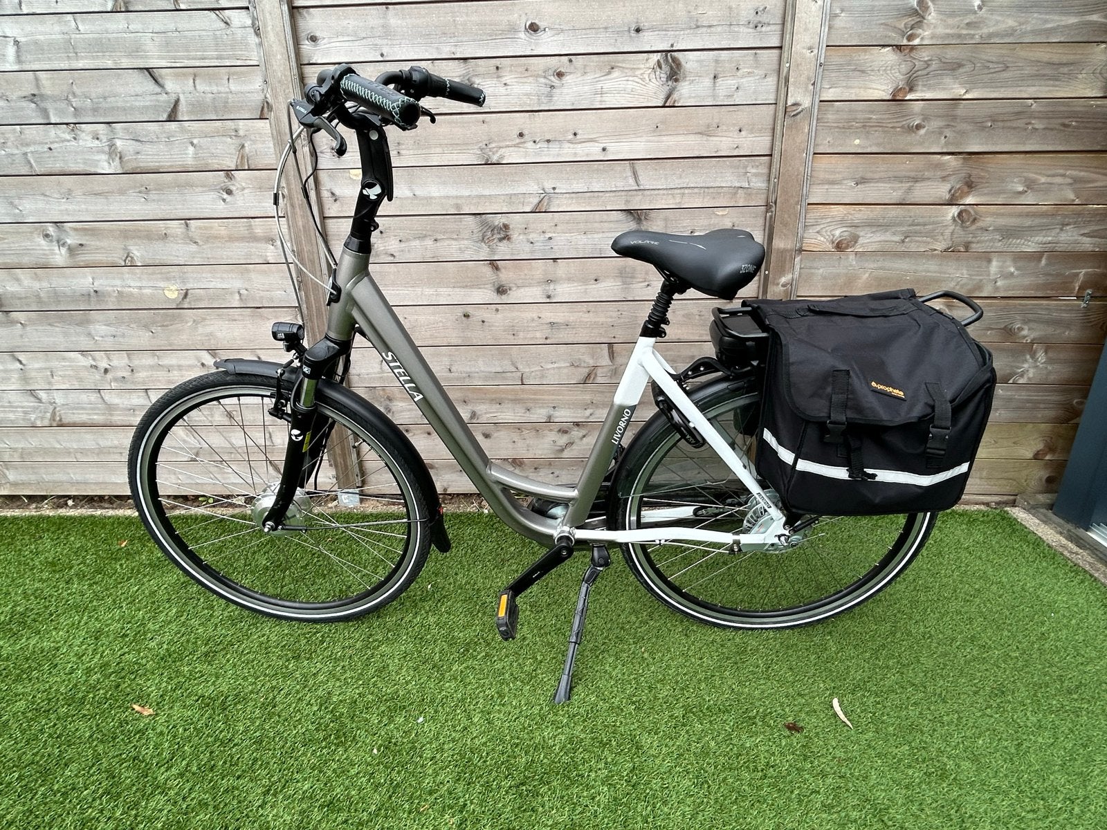 Stella Livorno elektrische fiets met fietstassen, 51 tot 55 cm, Ophalen, Gebruikt, 30 tot 50 km per accu