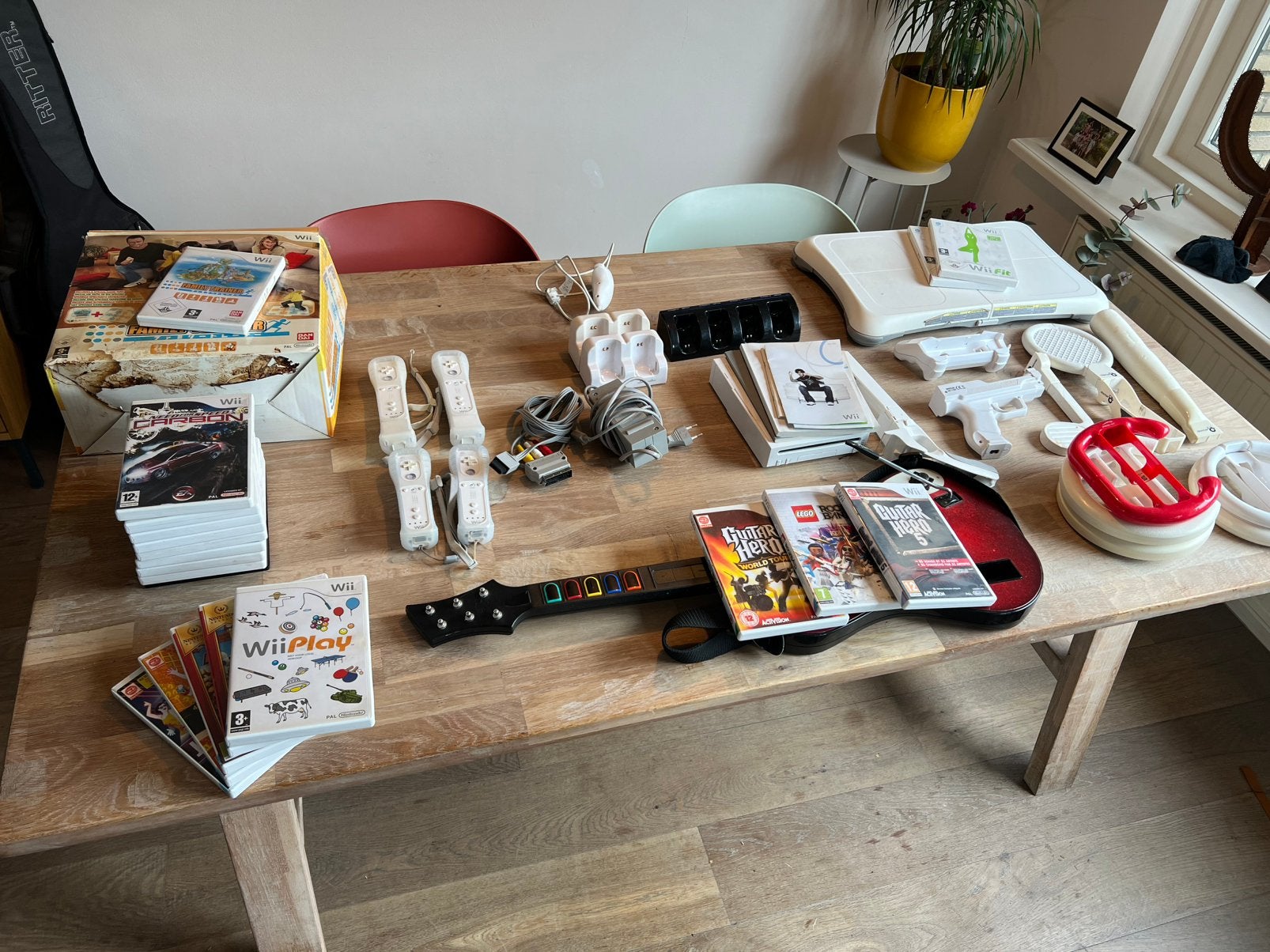 Wii - 20 spellen - Guitar hero - stuurtjes - guns etc, Gebruikt, Verzenden, Overige genres, 3 spelers of meer