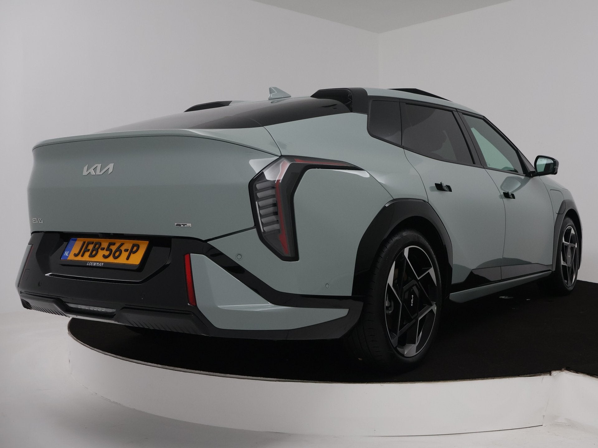 Kia EV4 Fastback GT-PlusLine 81.4 kWh | 10 Jaar Garantie | P, 12 maanden, Beige, Adaptive Cruise Control, Grijs