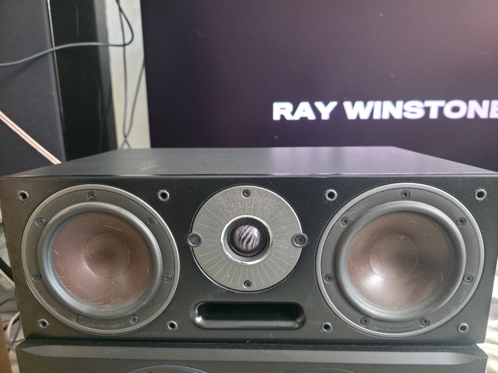 Dali Oberon Vokal Center speaker, Basreflex, Ophalen of Verzenden, Zo goed als nieuw, Center speaker
