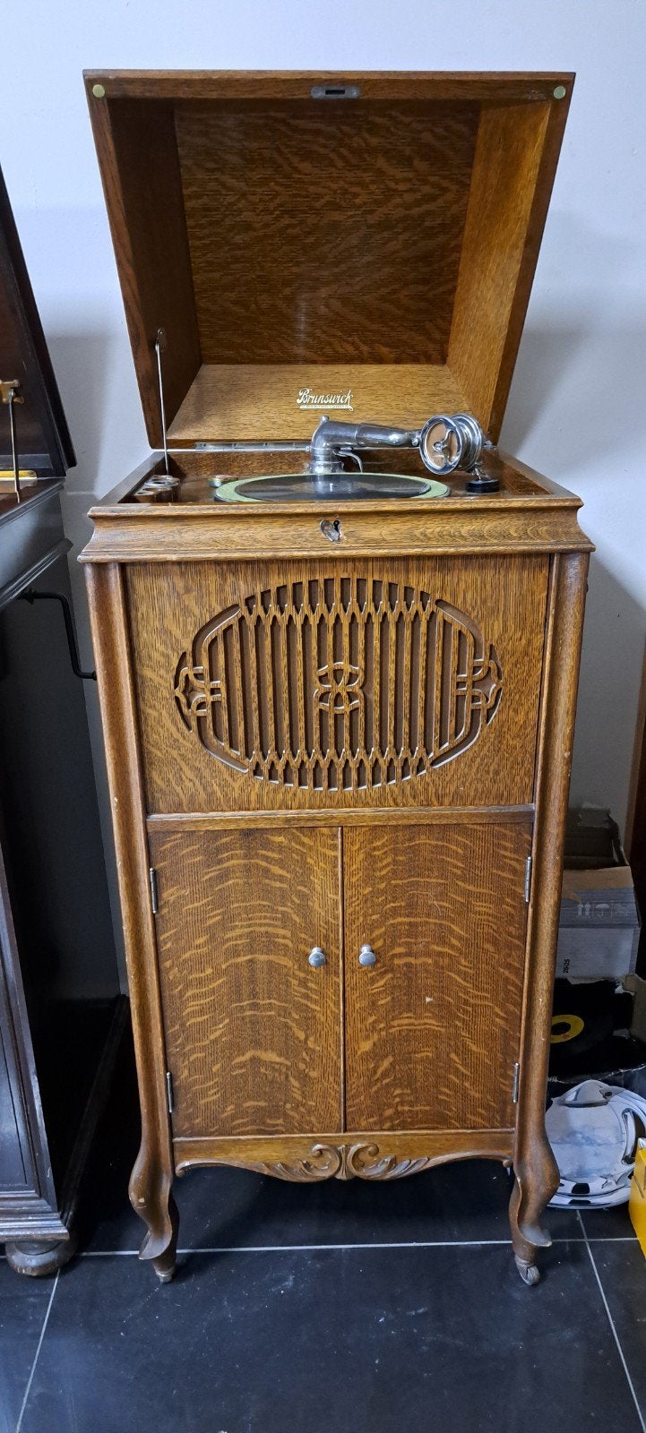 Antieke Brunswick Grammofoon met Platenopslag, Ophalen