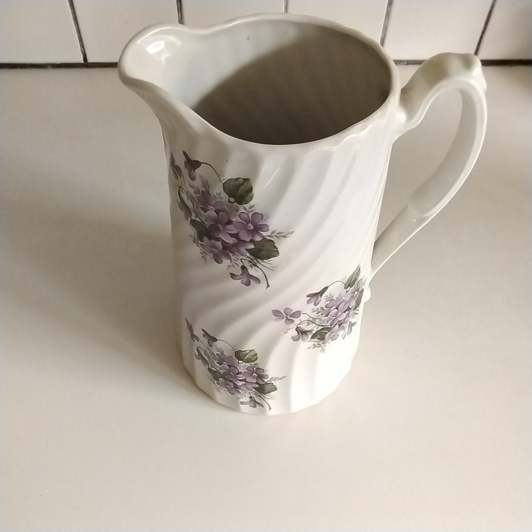 Engelse Meander kan met viooltjes hoog 21 cm., Antiek en Kunst, Ophalen of Verzenden