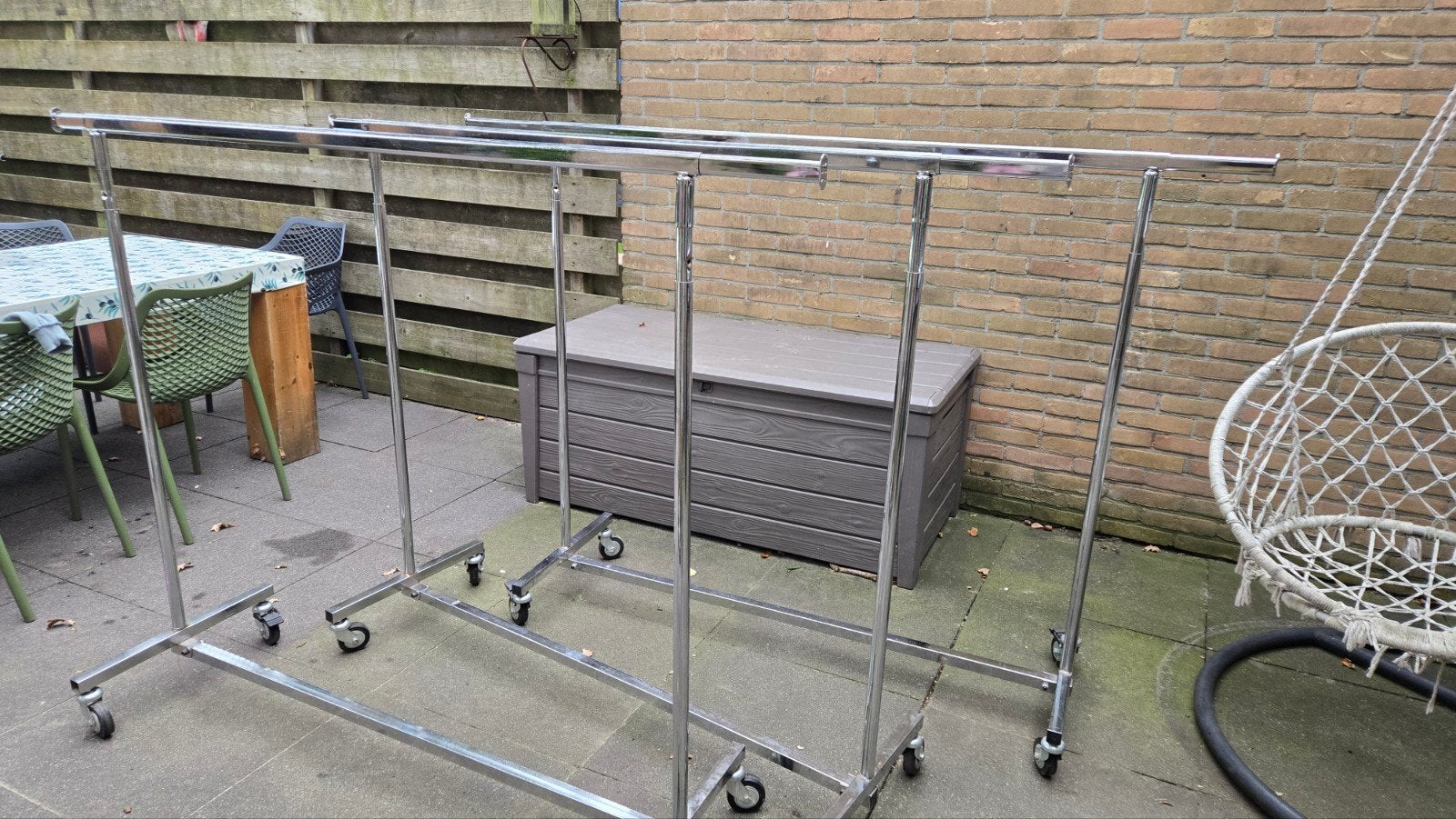3 zeer degelijke verrijdbare kledingrekken, Ophalen, Met wielen, Gebruikt