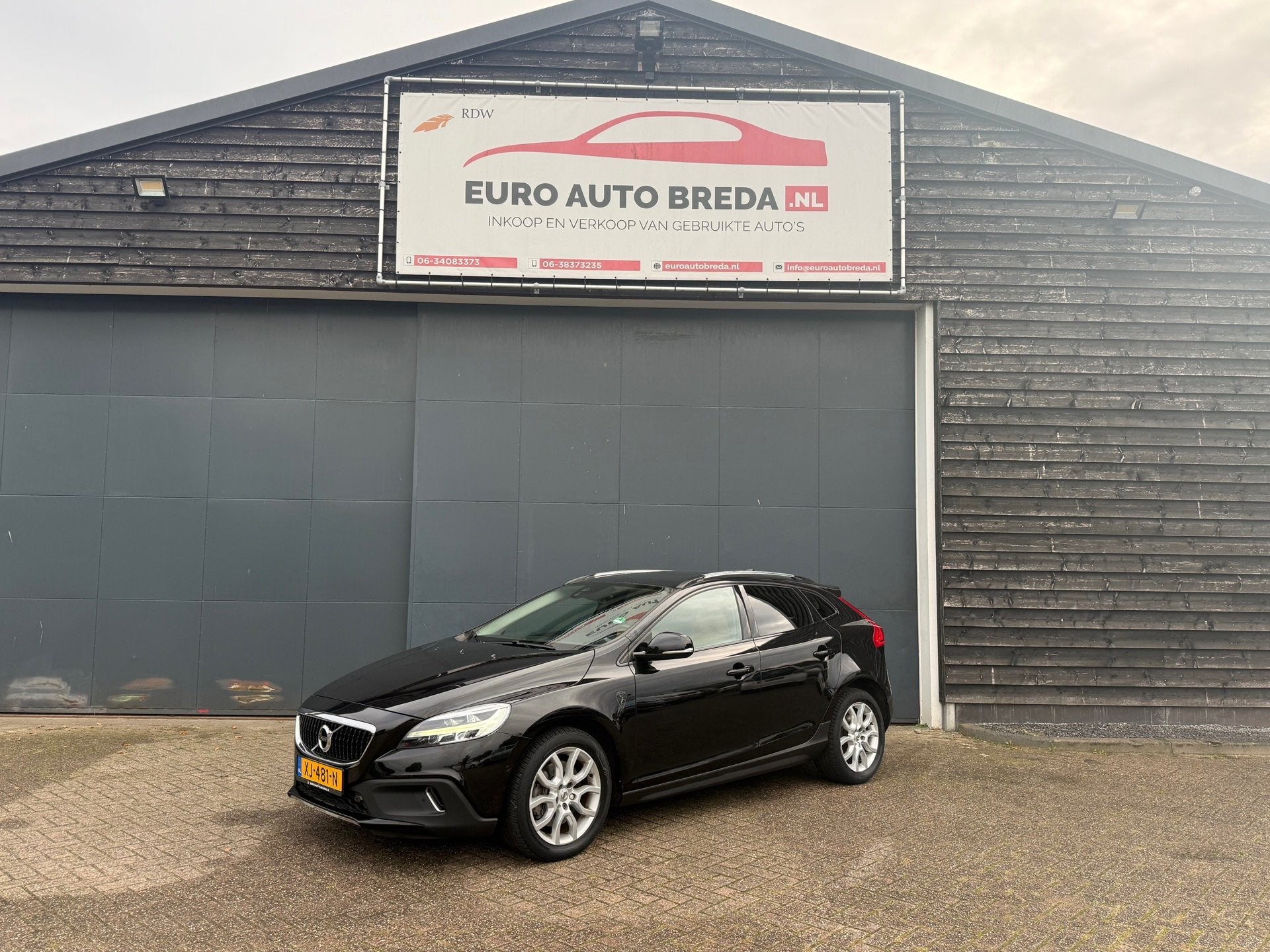 Volvo V40 Cross Country 1.5 T3 Polar+ Luxury Automaat, Auto's, Euro 6, 4 cilinders, 700 kg, Zwart