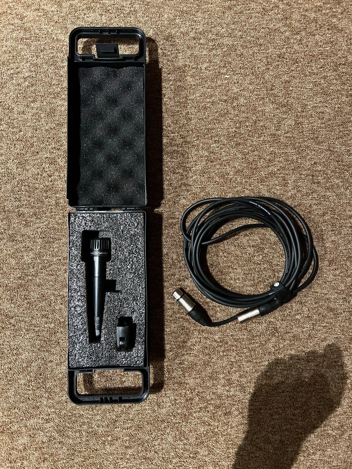 Microfoonset: Behringer, Gear4music, kabels & stands, Ophalen of Verzenden, Zo goed als nieuw, Zangmicrofoon
