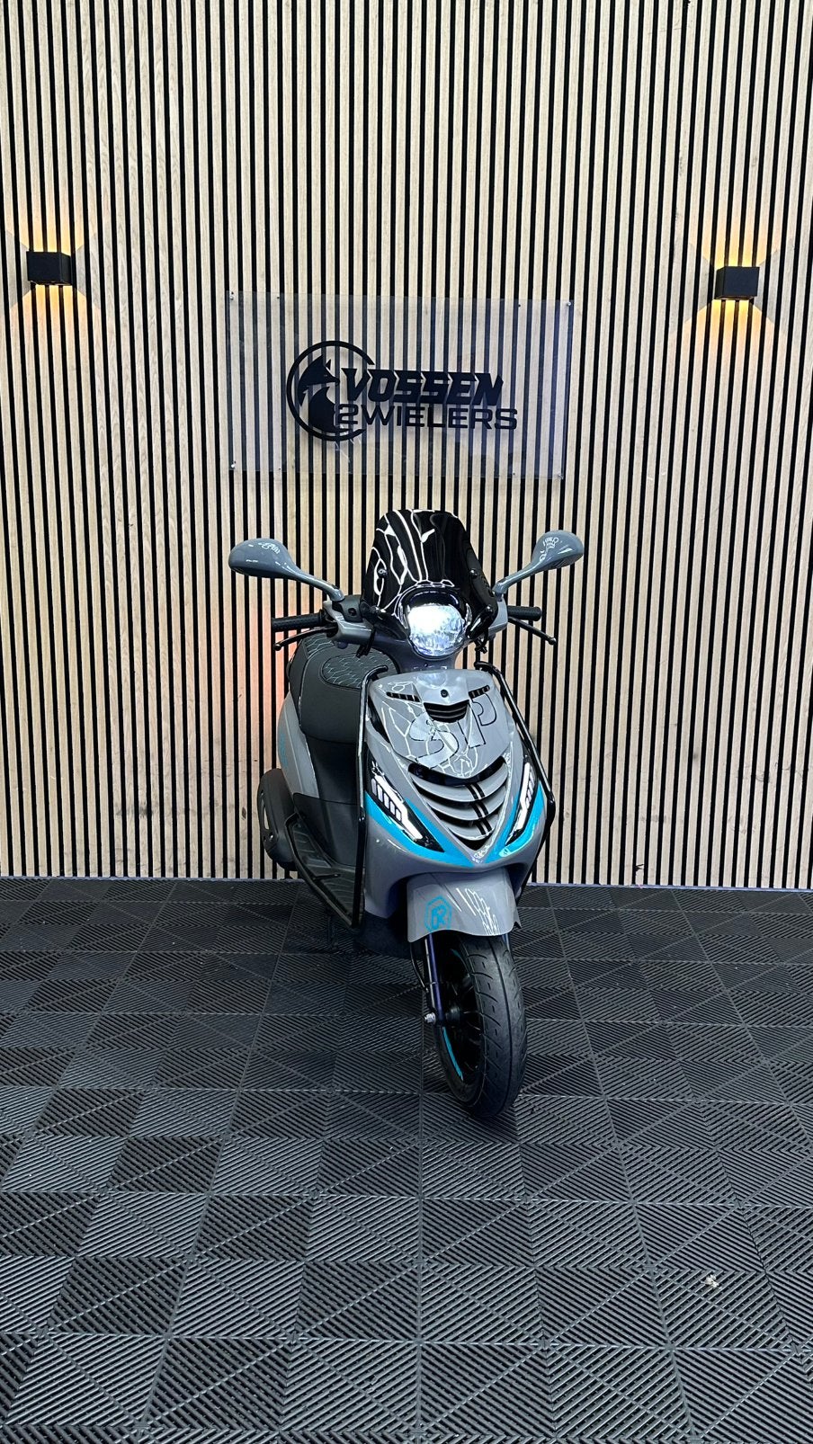 Piaggio Zip | Nardo Grey & Turquoise | 2024 | 3.500 KM