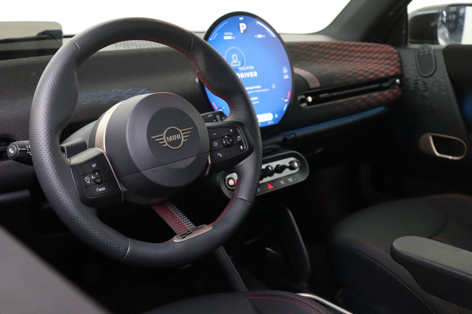 MINI Hatchback Cooper SE / JCW / Pakket M / 18" JCW Lap Spok, Dealer onderhouden, 402 km, Gebruikt, Zwart