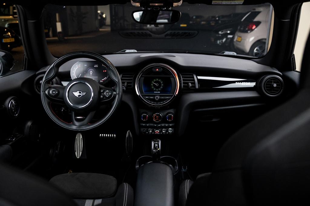 MINI Mini 1.5 Cooper Dalston Edition | Pano | CarPlay | Came, Auto's, Mini, 12 maanden, Gebruikt, Automatische klimaatregeling