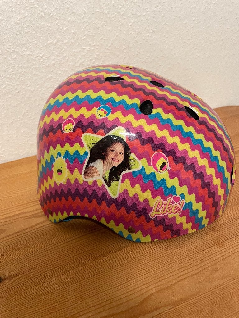 Kinder fiets / rolschaats helm, Soy Luna, Ophalen, Gebruikt, Overige maten, Jongen of Meisje