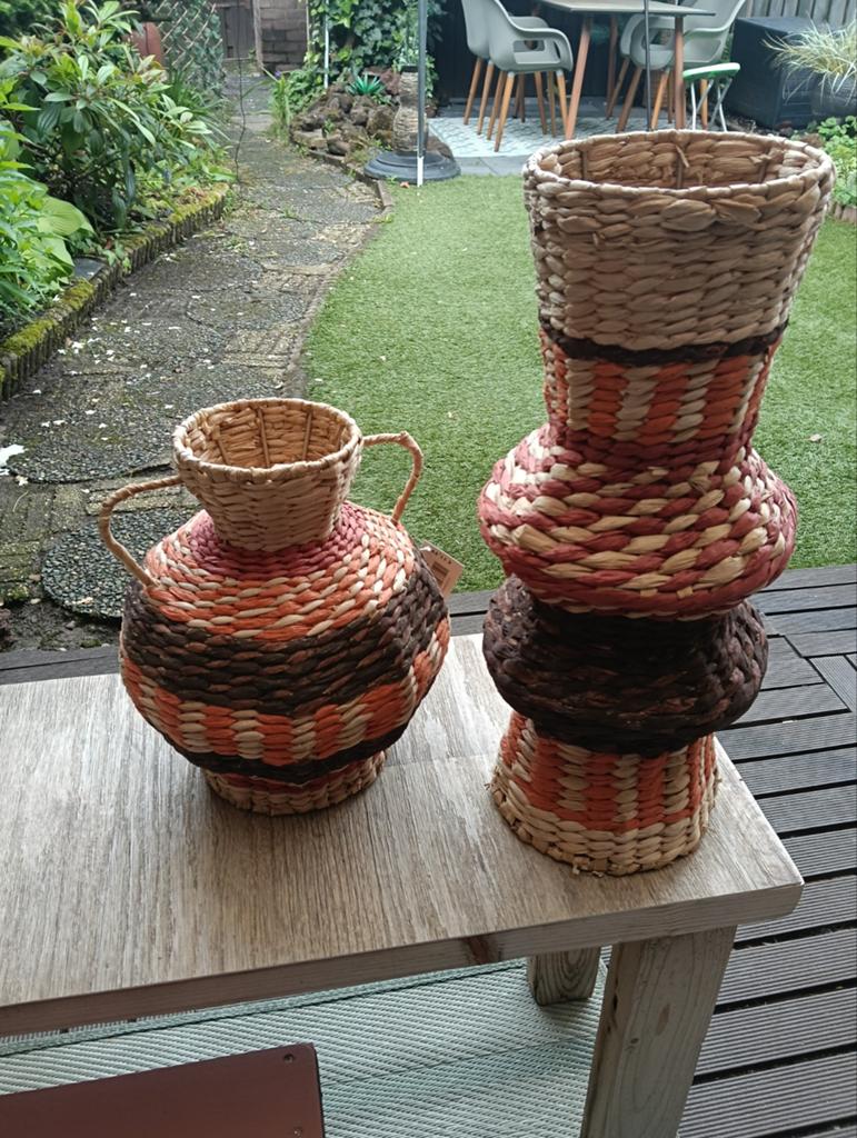2 gevlochten vazen, Huis en Inrichting, Woonaccessoires | Vazen, Overige kleuren, Ophalen of Verzenden, Minder dan 50 cm, Glas