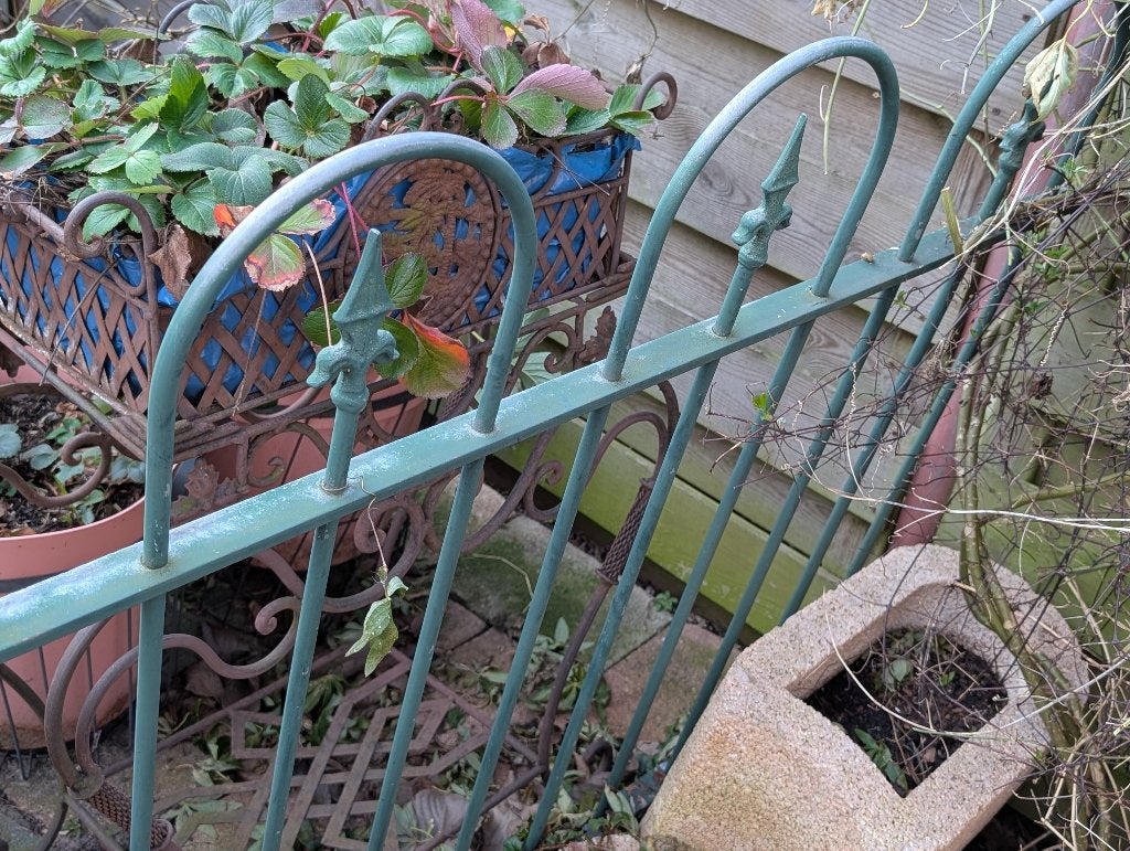 Zwaar metalen hekwerk, Ophalen, Gebruikt, IJzer, Sierhekwerk