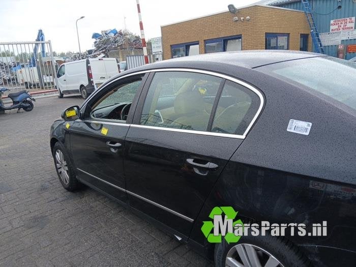 Portier 4Deurs links-achter van een Volkswagen Passat, Gebruikt, -, -, Ophalen of Verzenden