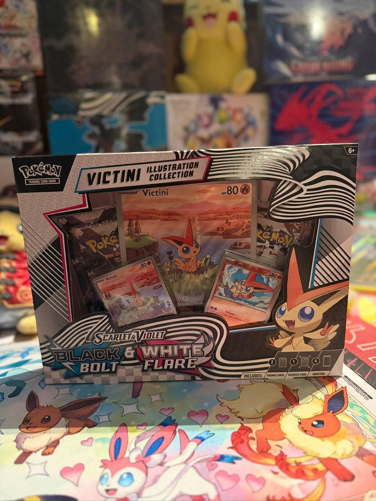 Pokémon Victini Illustration Collection – Sealed, Ophalen of Verzenden, Nieuw