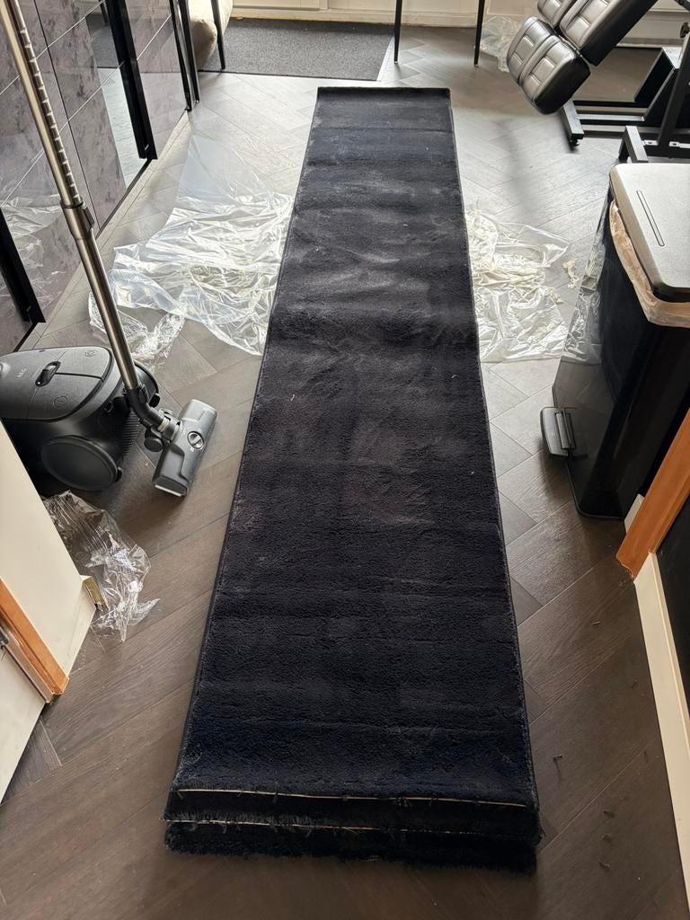2 stukken tapijt voor traploper rechte trap, Huis en Inrichting, Stoffering | Tapijten en Kleden, Ophalen, Zwart, 50 tot 100 cm