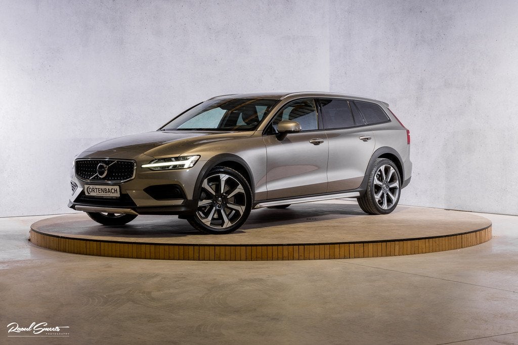 Volvo V60 Cross Country 2.0 T5 AWD Pro | Adaptieve cruise |, Auto's, Volvo, 12 maanden, Vierwielaandrijving, 750 kg, 5 stoelen
