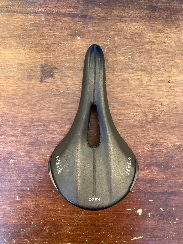 Fizik Aliante R5 Zadel - 155 mm, Kunststof, Ophalen of Verzenden, Zo goed als nieuw, Zadel