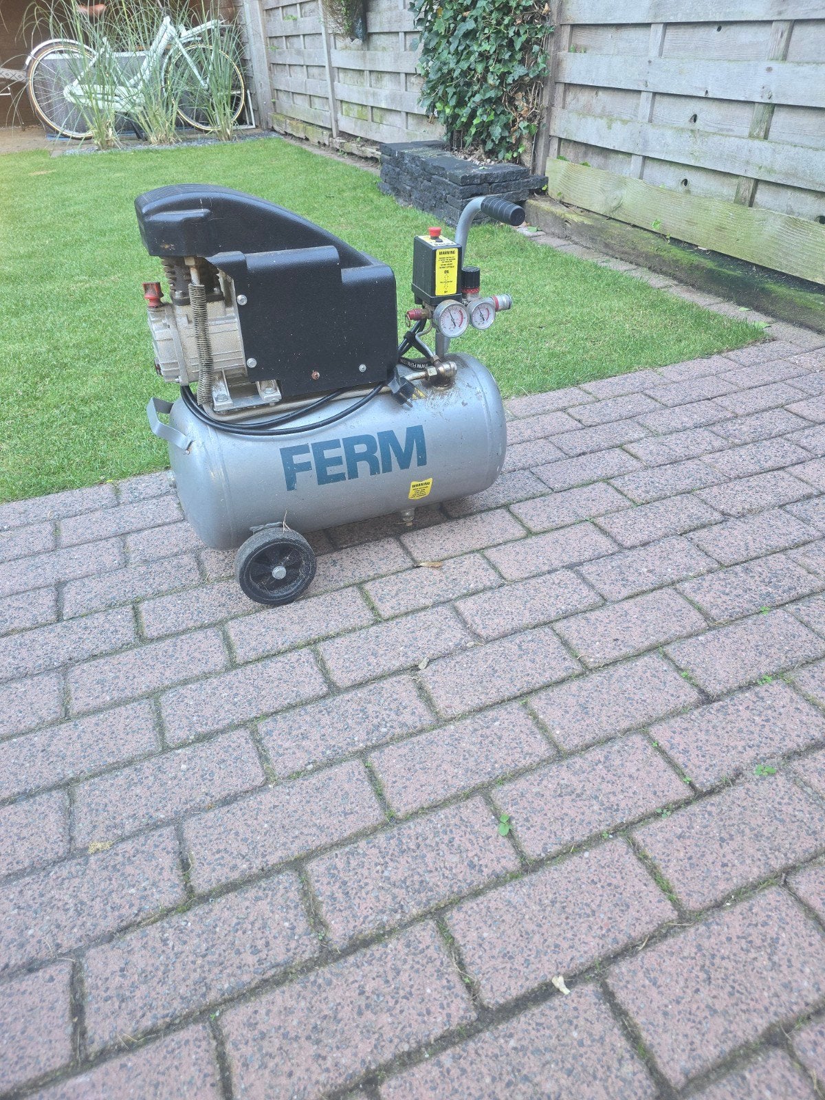 Ferm Compressor - Goede staat, Doe-het-zelf en Verbouw, Ophalen