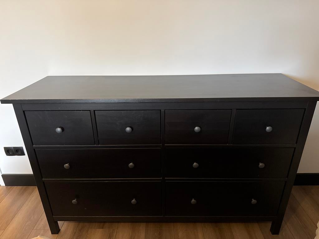 Hemnes ladekast 8 lades zwartbruin, Huis en Inrichting, Kasten | Ladekasten, Ophalen, 5 laden of meer, 150 tot 200 cm, Minder dan 100 cm