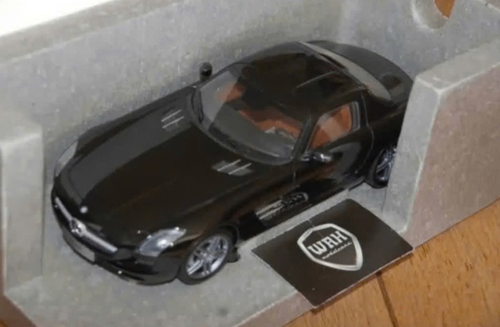 1:18 MERCEDES SLS AMG COUPE black Minichamps in box WRH, Verzenden, Zo goed als nieuw, Auto, MiniChamps