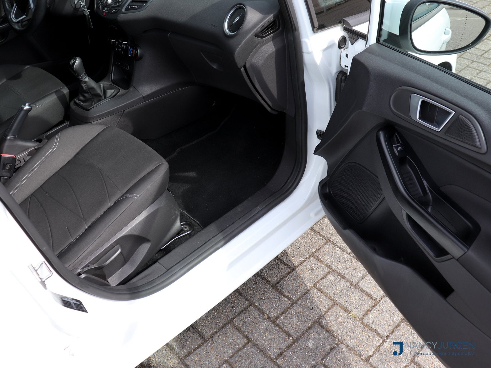 Foto 35 van Ford Fiesta 1.0 Style | Essential | Airco | Navi | Bluetooth