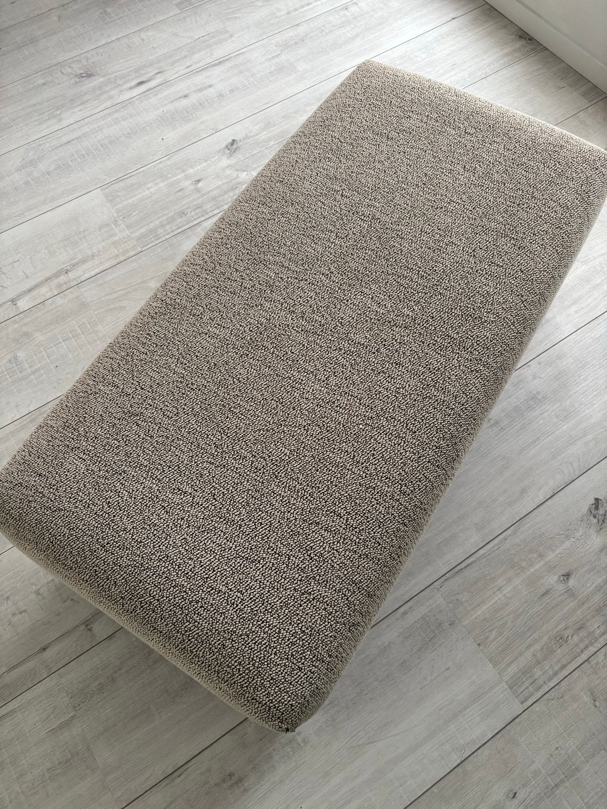 Leolux Faya Lobi Hocker - Mondo bouclé bekleding, Huis en Inrichting, Ophalen, Gebruikt, 100 tot 125 cm, Stof
