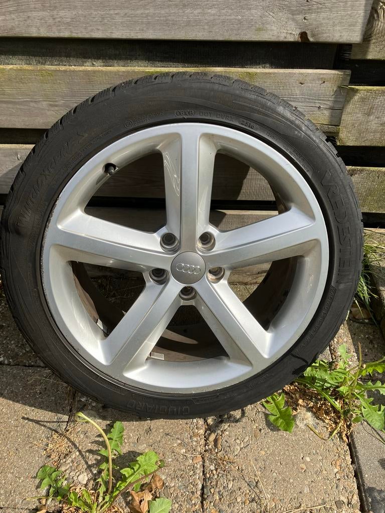 Audi Velgen met Vredestein Winterbanden 245/40/18, Auto-onderdelen, Banden en Velgen, Ophalen, 18 inch, Banden en Velgen, Winterbanden