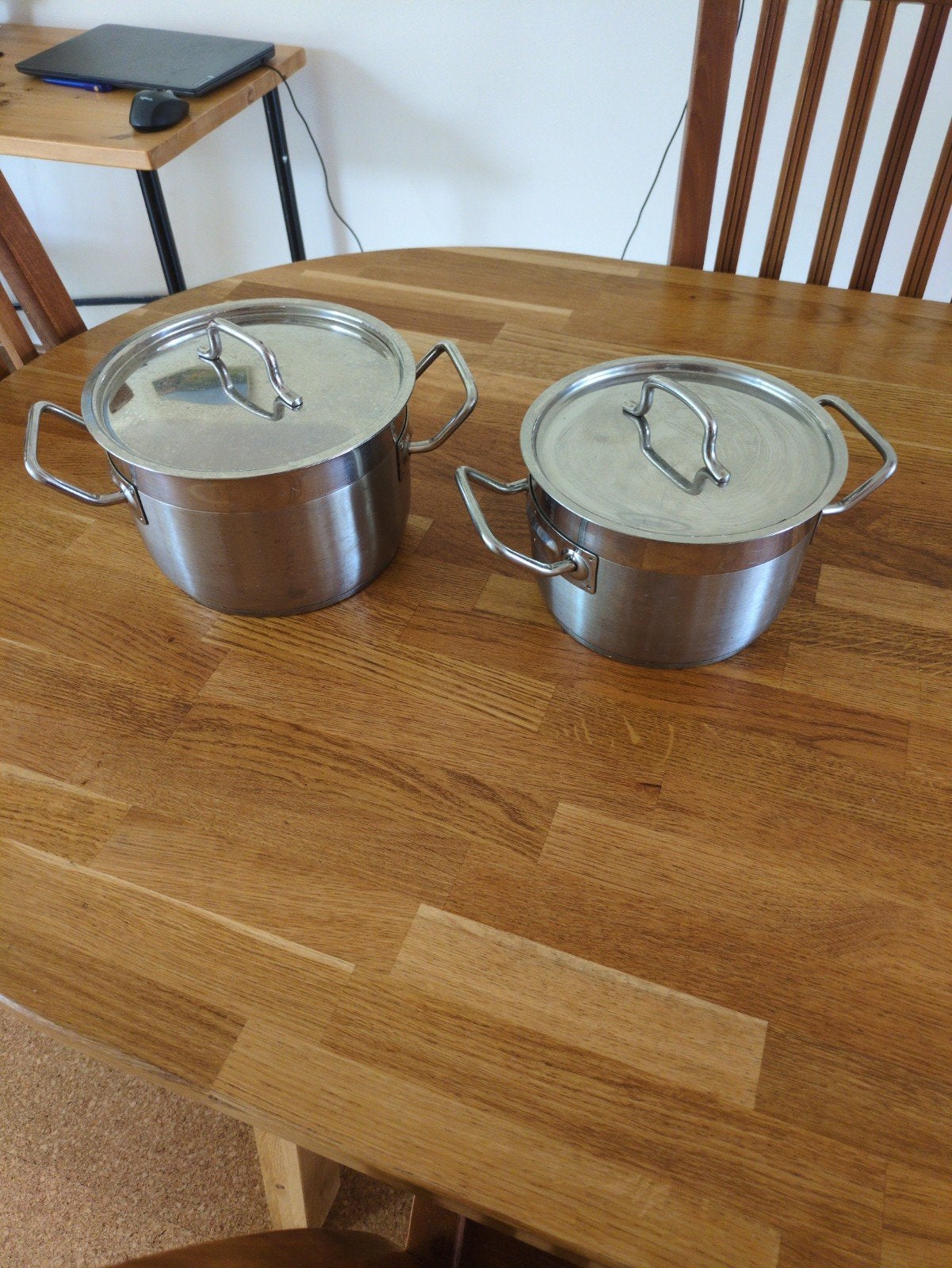 RVS pannen met dikke bodem - Set van 2, Huis en Inrichting, Keuken | Potten en Pannen, Gebruikt, Pannenset, Ophalen of Verzenden