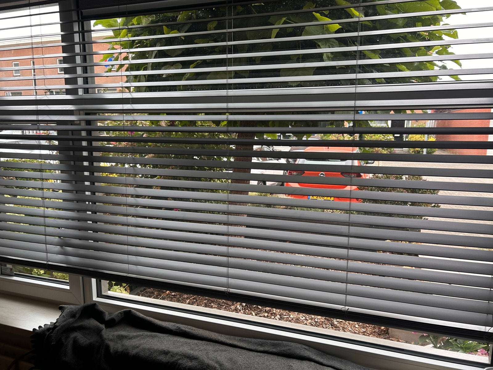 Grijze PVC Veneta jaloezieën Sensation lijn, Huis en Inrichting, Stoffering | Gordijnen en Lamellen, Ophalen, Jaloezie, Gebruikt