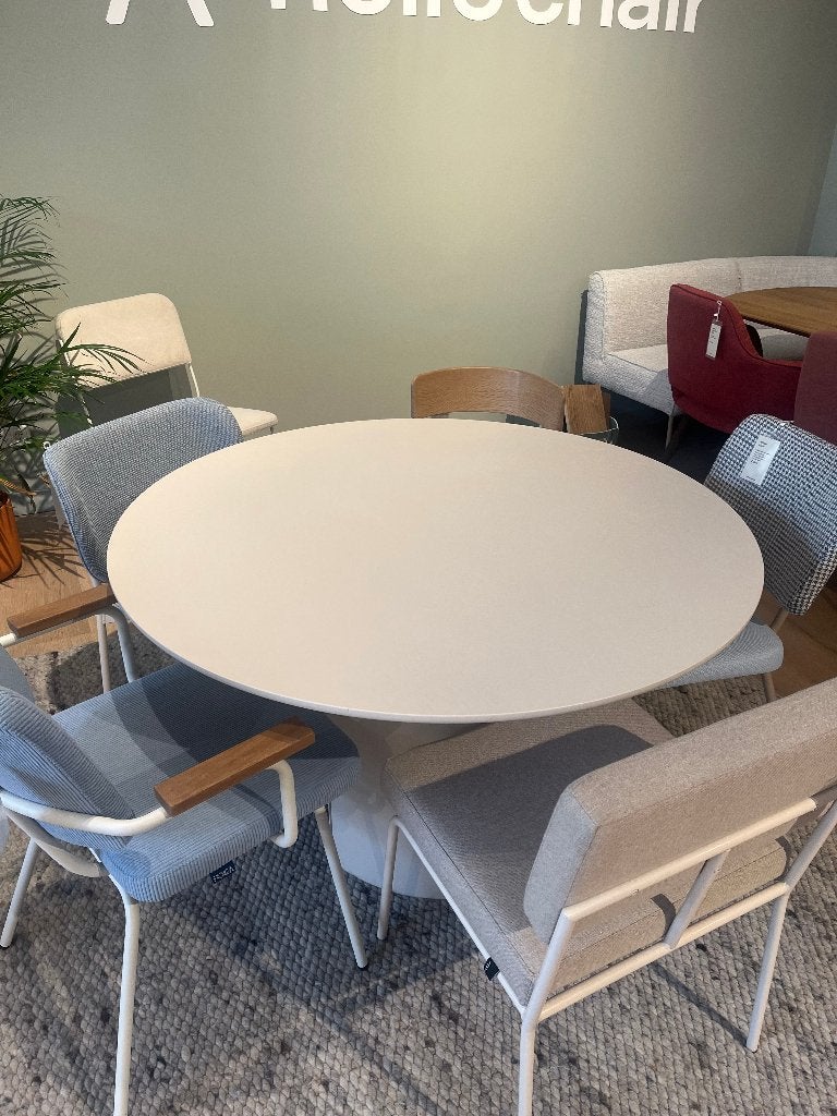 FÉST Plateau eettafel Sand 120cm, Huis en Inrichting, Tafels | Bijzettafels, Ophalen, Rond, Zo goed als nieuw, 75 cm of meer