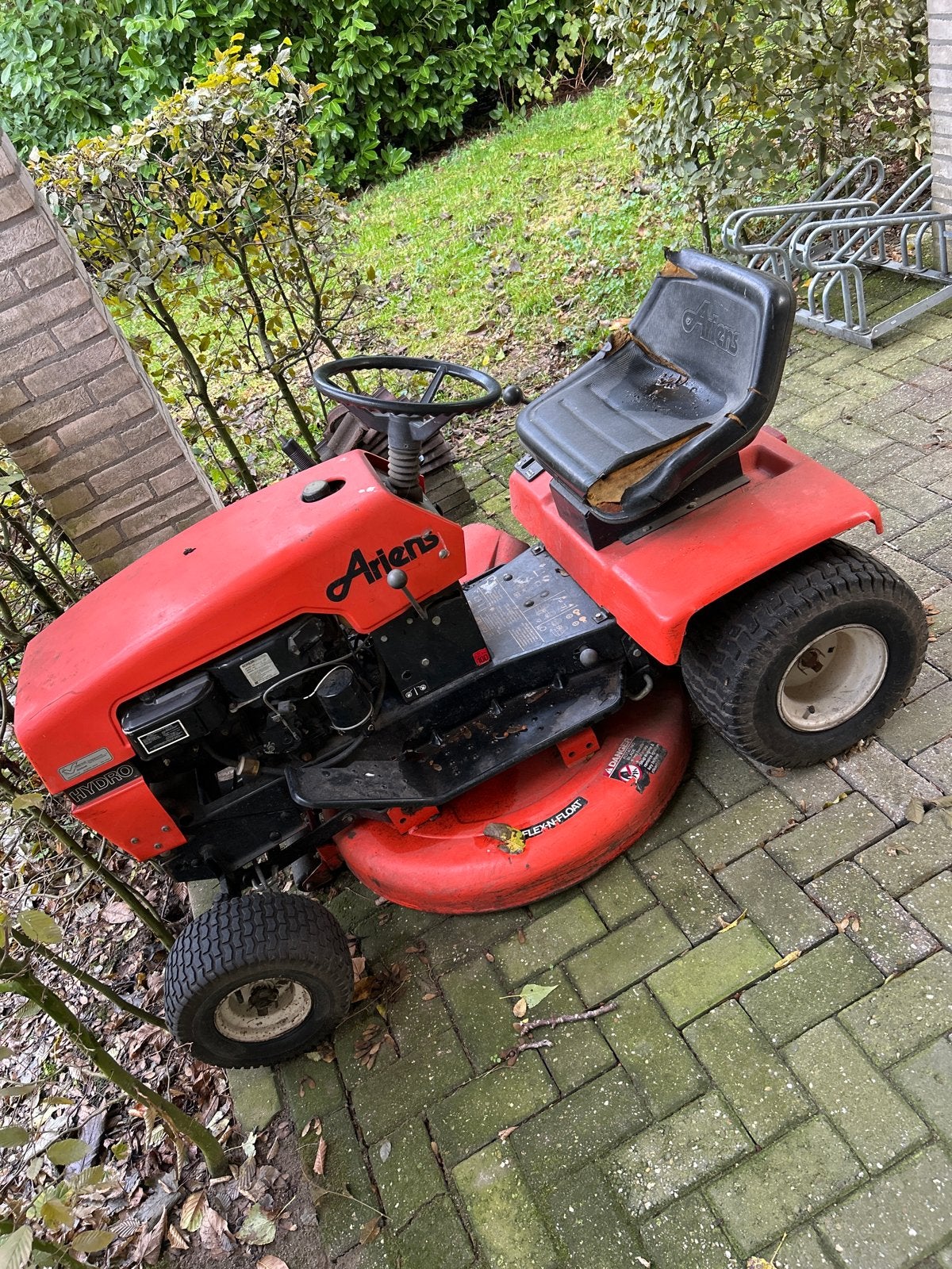 Ariens zitmaaier - Krachtige benzine grasmaaier, Ophalen, Cirkelmaaier, Gebruikt, Benzine-grasmaaier