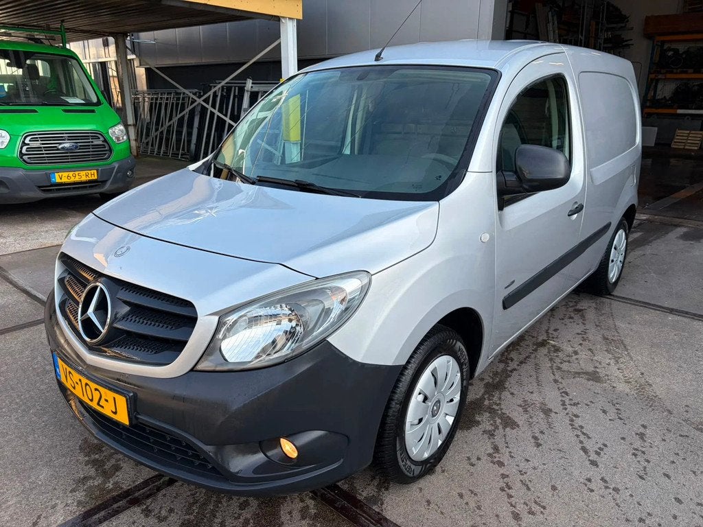 Mercedes-Benz Citan 109 CDI airco trekhaak (bj 2015), Auto's, Mercedes-Benz, Voorwielaandrijving, Euro 5, Overige modellen, 4 cilinders
