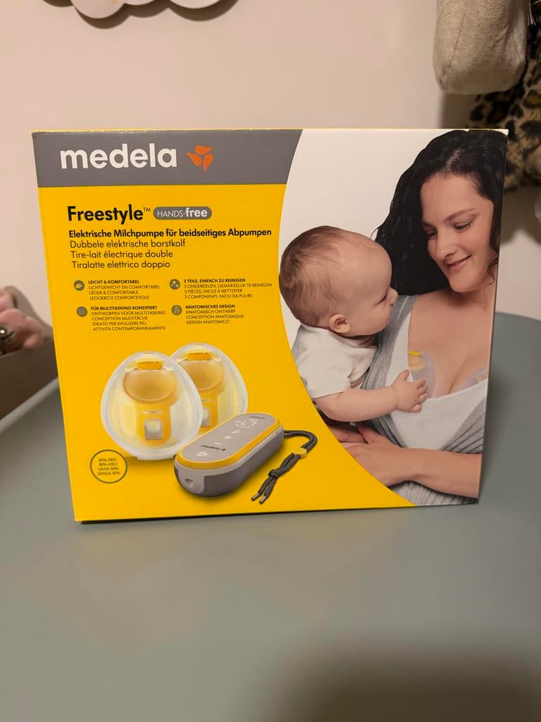 Medela Freestyle Hands-free Dubbele Elektrische Borstkolf, Ophalen of Verzenden, Zo goed als nieuw, Borstkolf