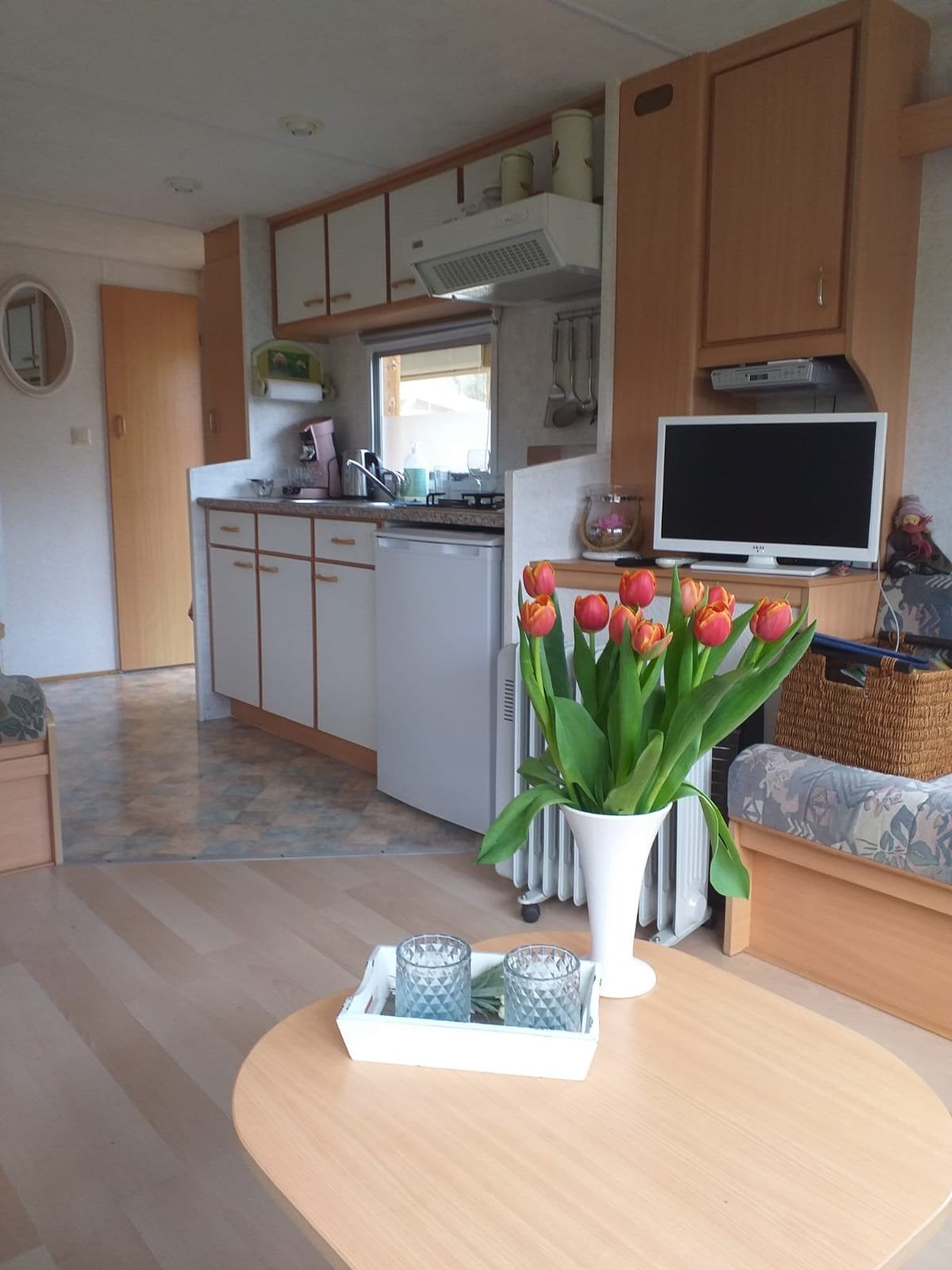 caravan te huur op camping de Betteld, Ophalen of Verzenden, Laminaat