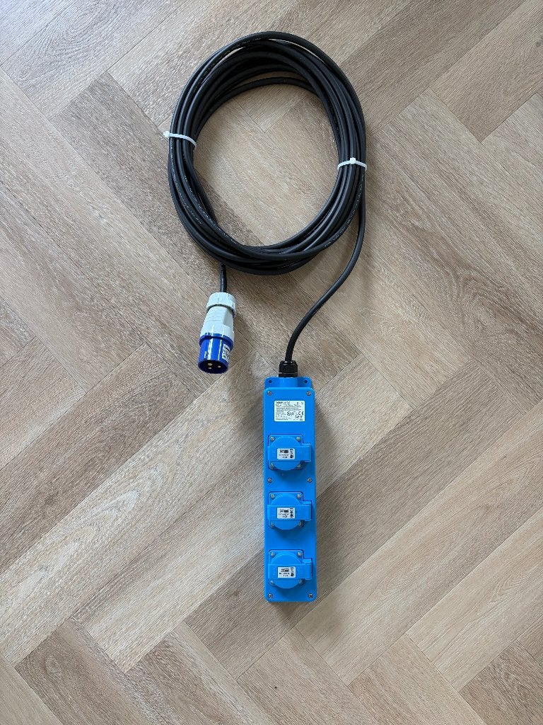CEE kabel 10m met stekkerdoos 16A IP44 – Camping/Caravan, Ophalen of Verzenden, Zo goed als nieuw, Overige merken, Kabel of Snoer