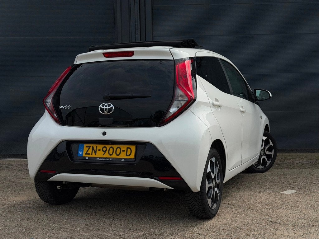 Toyota Aygo 1.0 VVT-i | Cabrio | Airco | E-Infotainment |, Voorwielaandrijving, Gebruikt, Euro 6, 4 stoelen