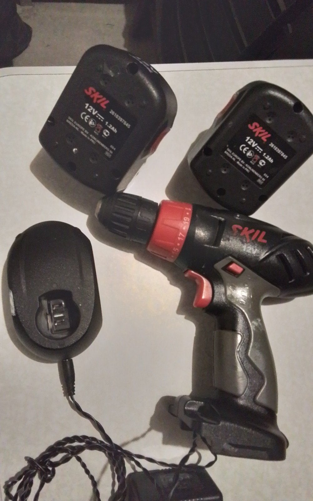 Skil 12V Boor- en Schroefmachine met 2 accu's en lader, Ophalen, Gebruikt, Minder dan 400 watt, Boor- en Schroefmachine