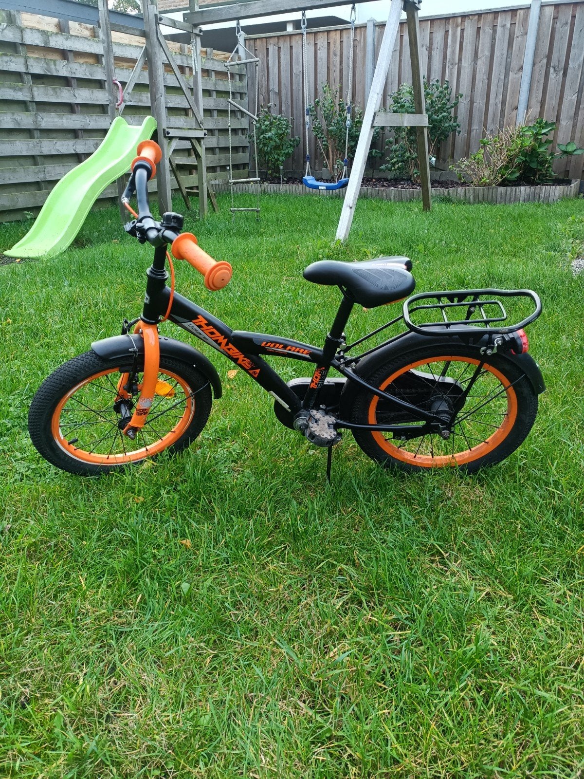 Volare Thombike kinderfiets 16 inch - Zwart/Oranje, Terugtraprem, 16 tot 20 inch, Ophalen of Verzenden, Zo goed als nieuw
