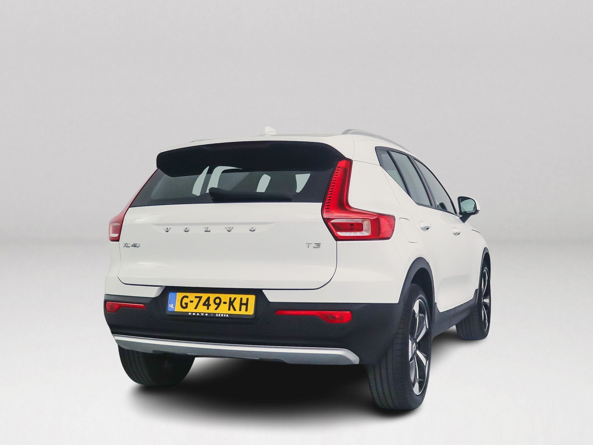 Volvo XC40 T3 Momentum Pro | Park assist | Stoelverwarming |, Gebruikt, Wit, Origineel Nederlands, 165 pk