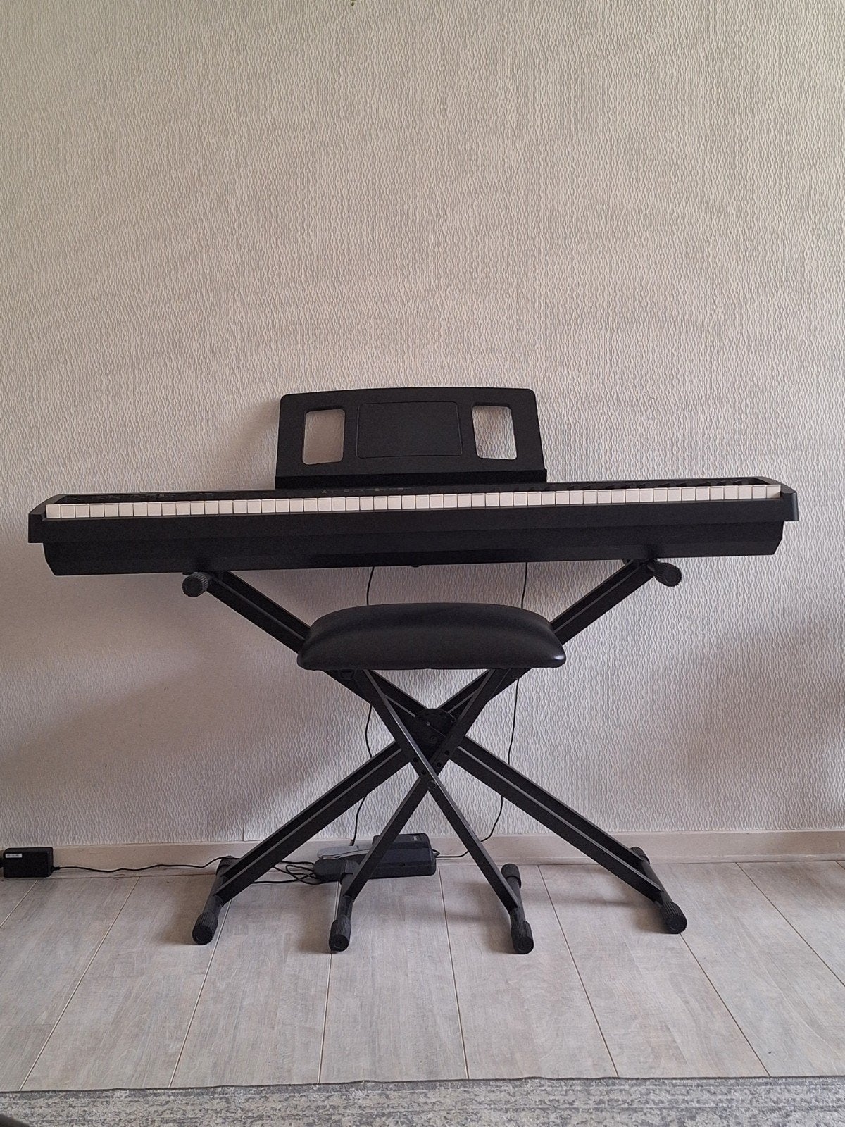 Roland FP-10 Digitale Piano met standaard en kruk, Muziek en Instrumenten, Piano's, Ophalen, Zwart, Digitaal, Zo goed als nieuw