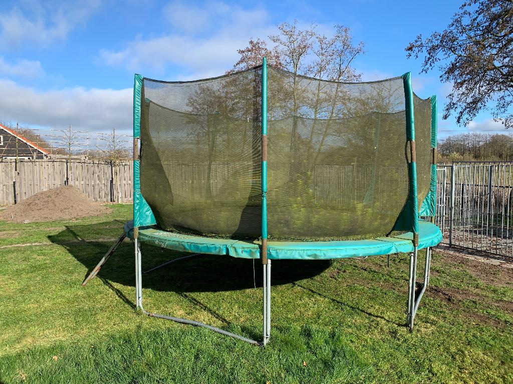 Etan trampoline, Ophalen, Gebruikt