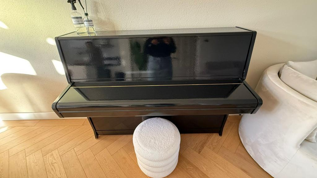Piano, Muziek en Instrumenten, Piano's, Ophalen of Verzenden, Zo goed als nieuw, Zwart