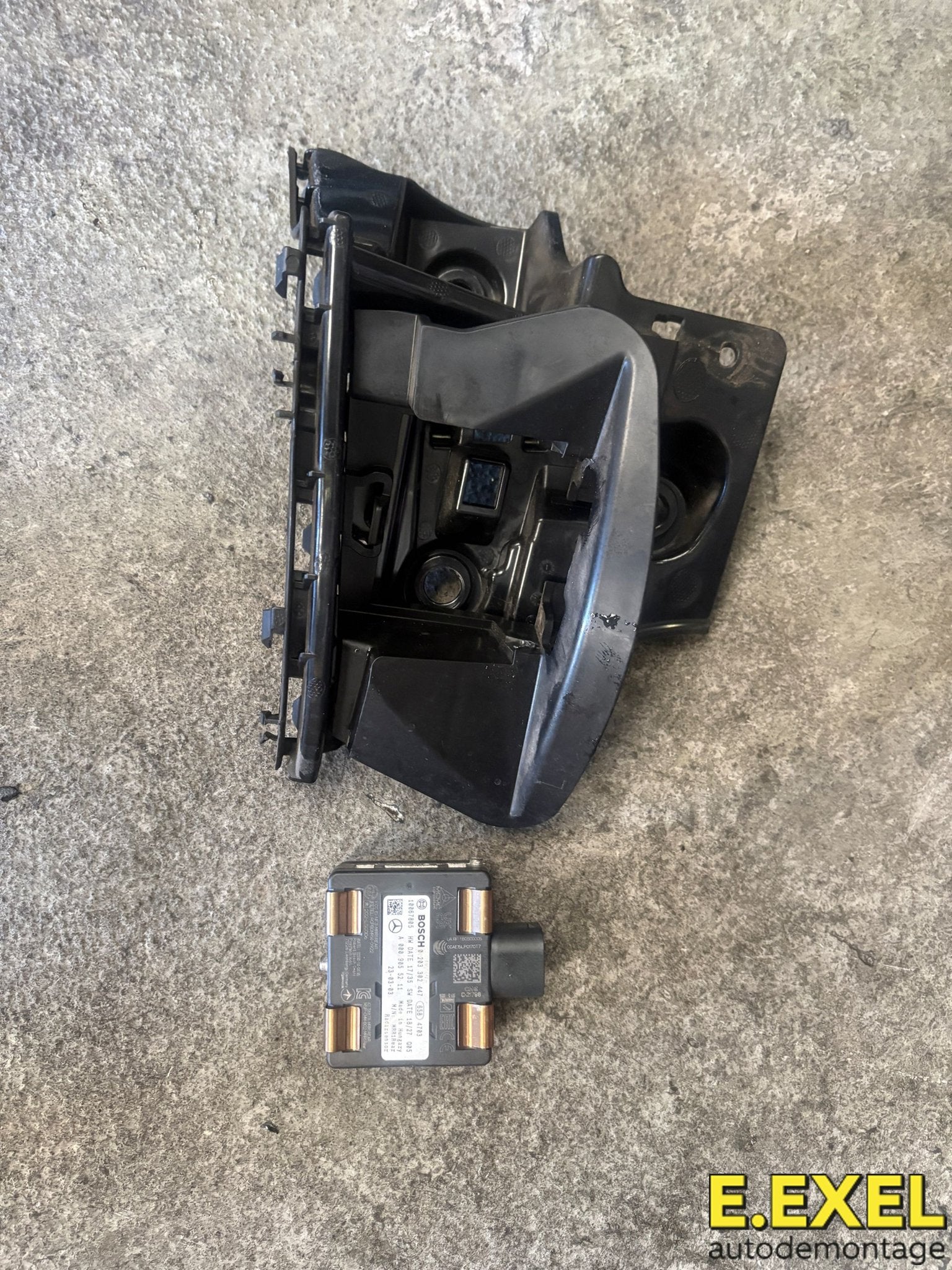 Radar sensor links Mercedes GLA H247 A0009055211, Gebruikt, -, Ophalen of Verzenden, -