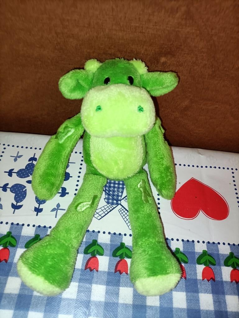 Hema groene koe knuffel met magneten in handen 22 cm, Kinderen en Baby's, Speelgoed | Knuffels en Pluche, Ophalen of Verzenden