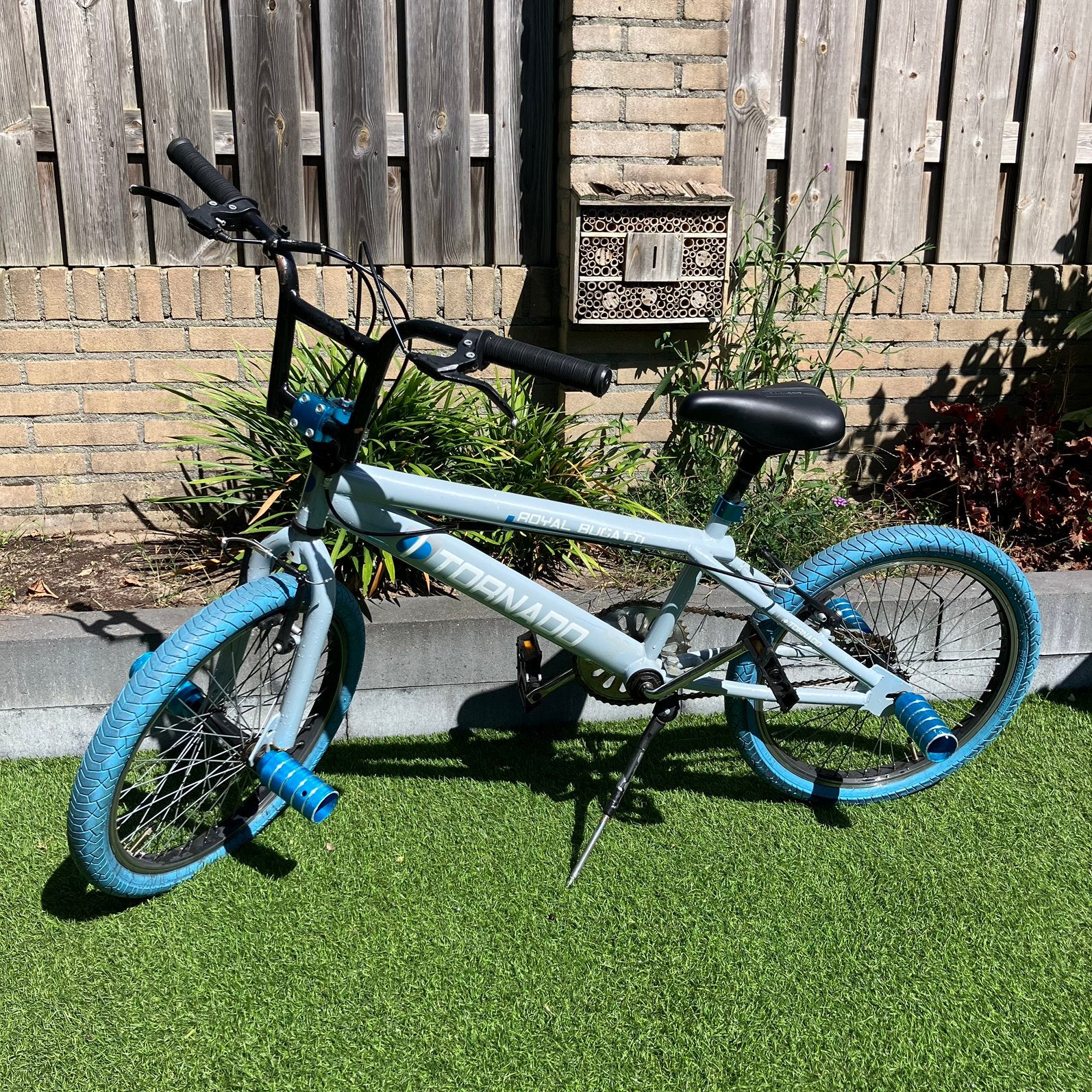 Royal Bugatti Tornado BMX + blauwe pegs, Fietsen en Brommers, Fietsen | Crossfietsen en BMX, Ophalen, Gebruikt, Staal, Velgrem