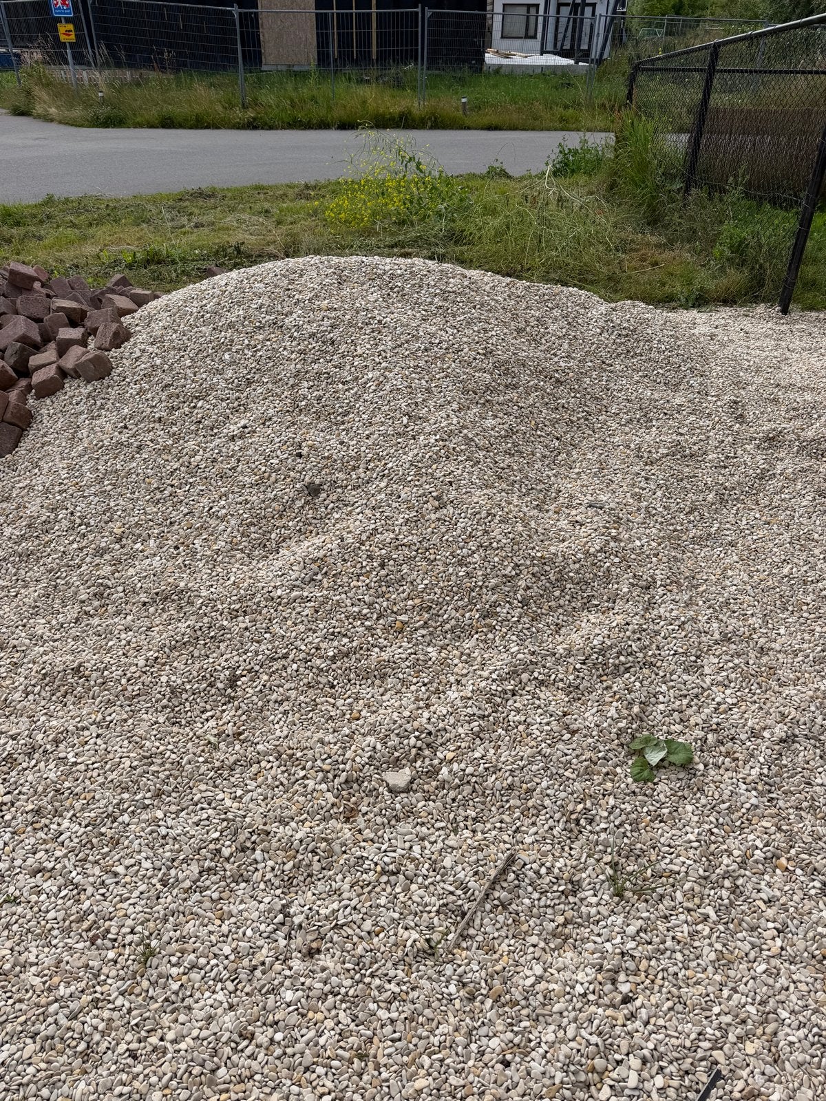 Grind en klinkers voor tuin of oprit, Tuin en Terras, Grind, Keien en Split, Ophalen, Gebruikt, Grijs, Grind