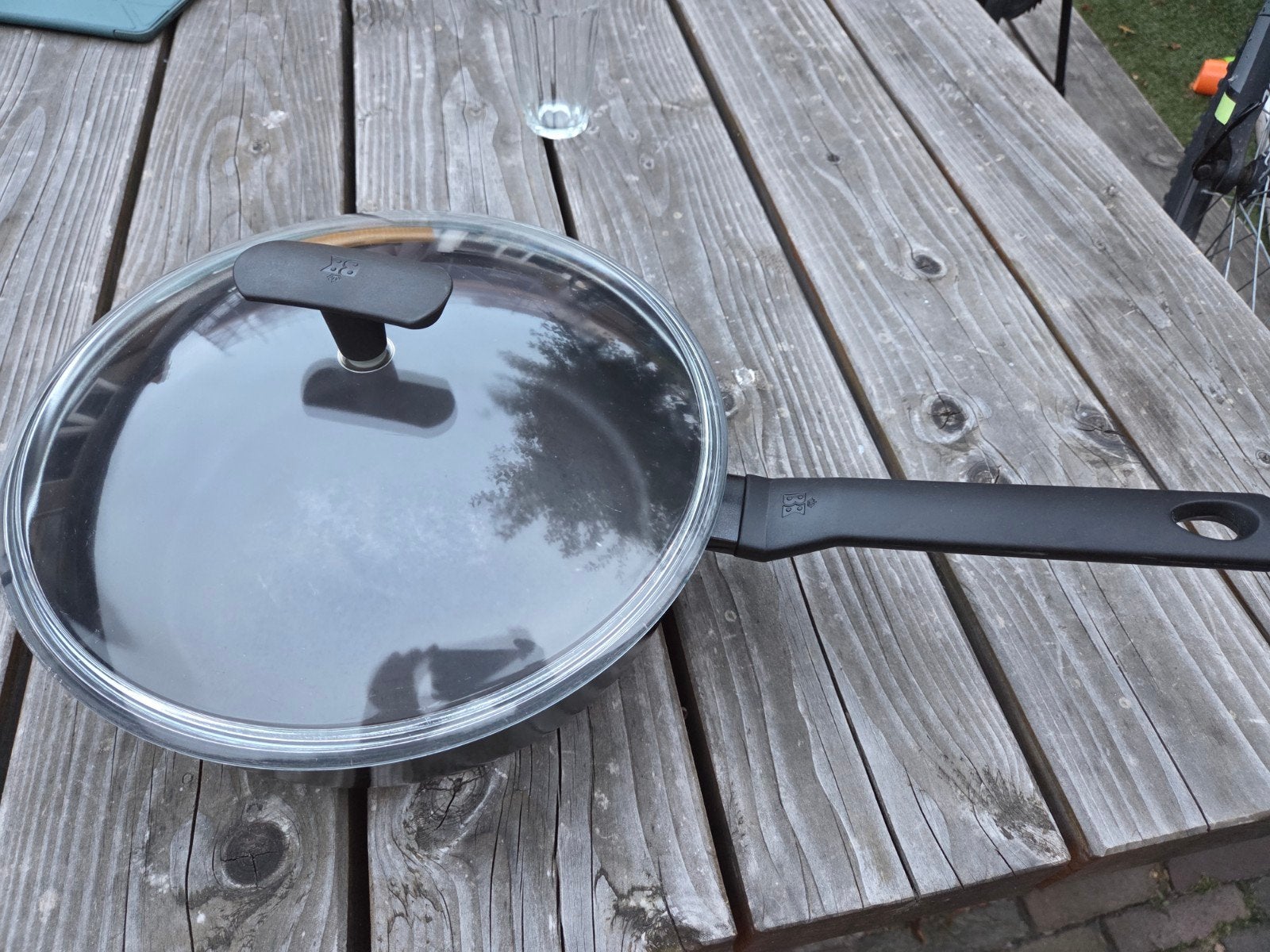 BK Easy Induction hapjespan 28cm met glazen deksel, Huis en Inrichting, Keuken | Potten en Pannen, Ophalen, Gebruikt, BK, Overige typen