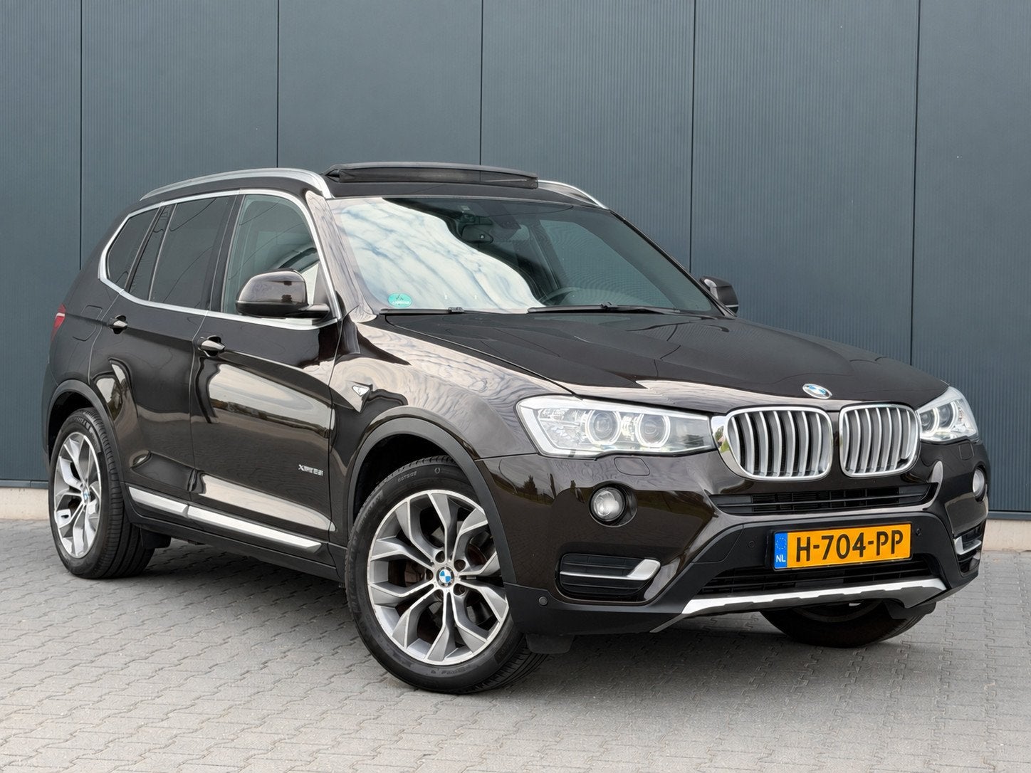 Foto 2 van BMW X3 xDrive28I X-Line Xenon - Pano - Leder - Trekhaak - Ke